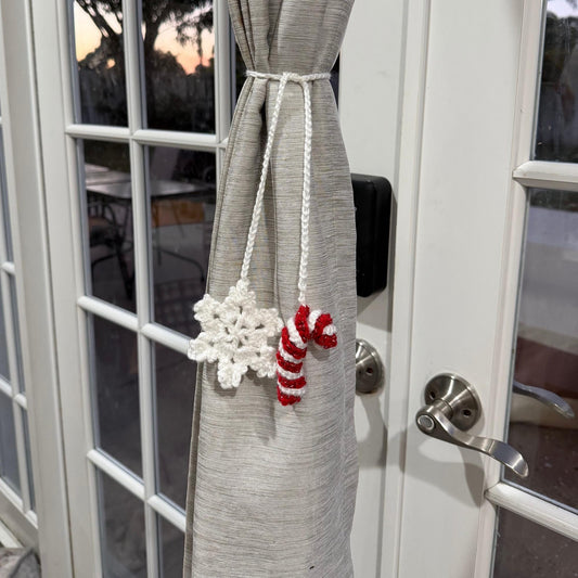 Crochet Christmas Curtain Tieback