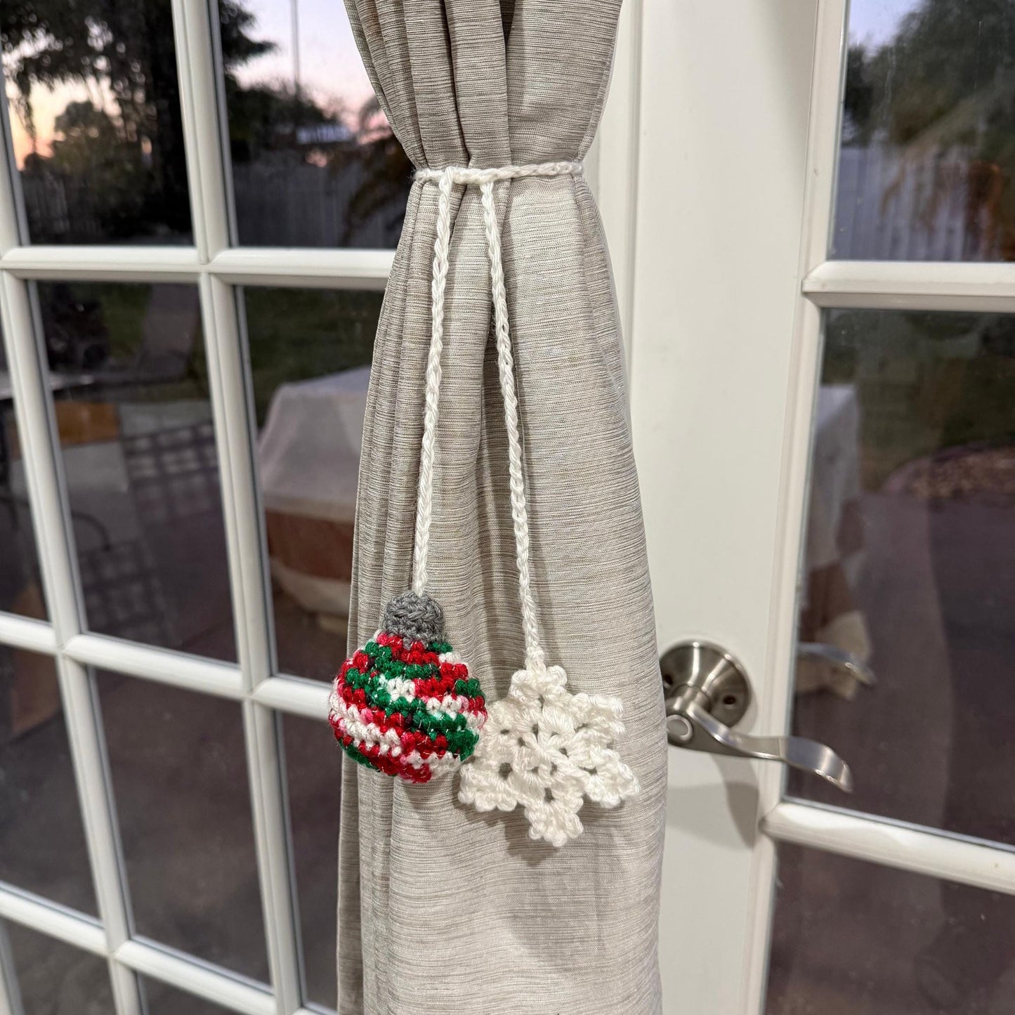 Crochet Christmas Curtain Tieback